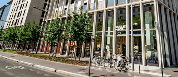 Vue extérieure de la façade de la pizzeria Basilic & Co Lyon (Lafayette)